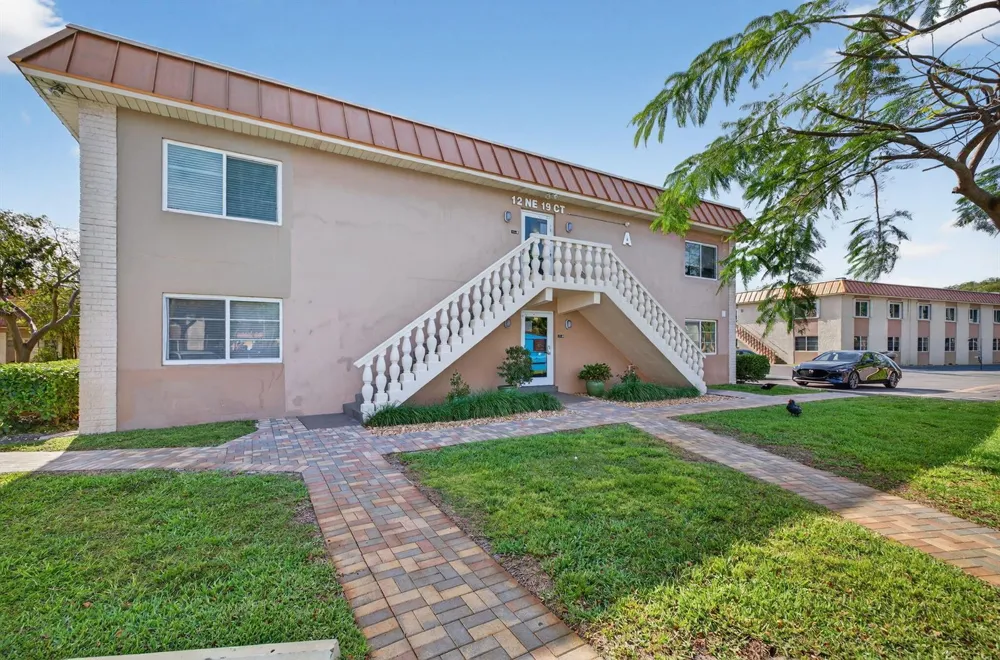 12 NE 19th Court #118a Wilton Manors, FL 33305