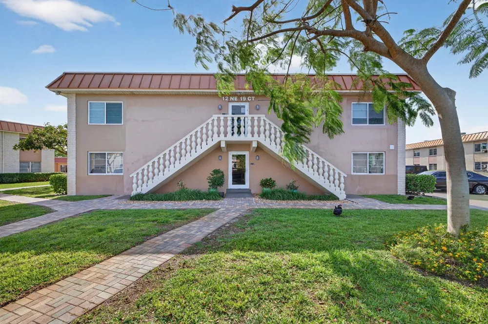 12 NE 19th Court #118a Wilton Manors, FL 33305
