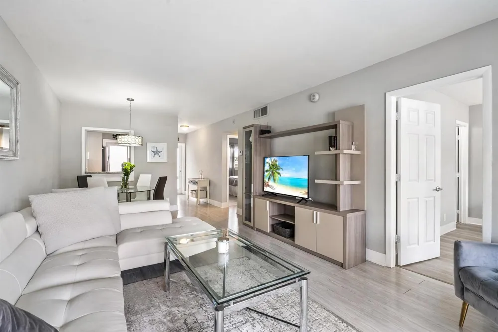 1461 S Ocean Boulevard #304 Lauderdale By The Sea, FL 33062