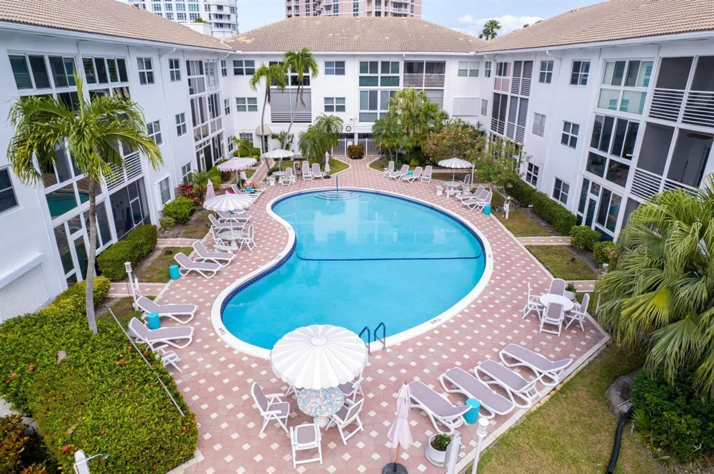 1461 S Ocean Boulevard #304 Lauderdale By The Sea, FL 33062