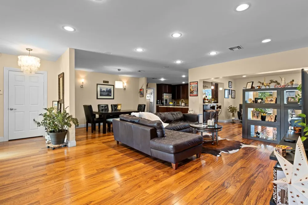 2700 NE 4th Way Boca Raton, FL 33431