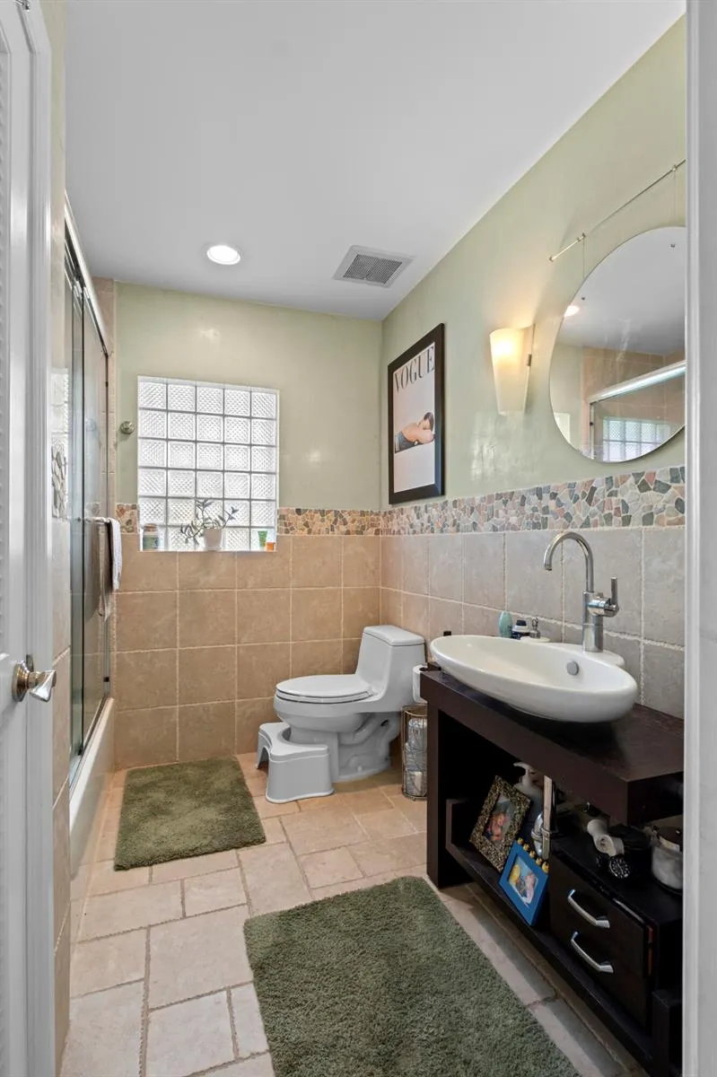 2700 NE 4th Way Boca Raton, FL 33431