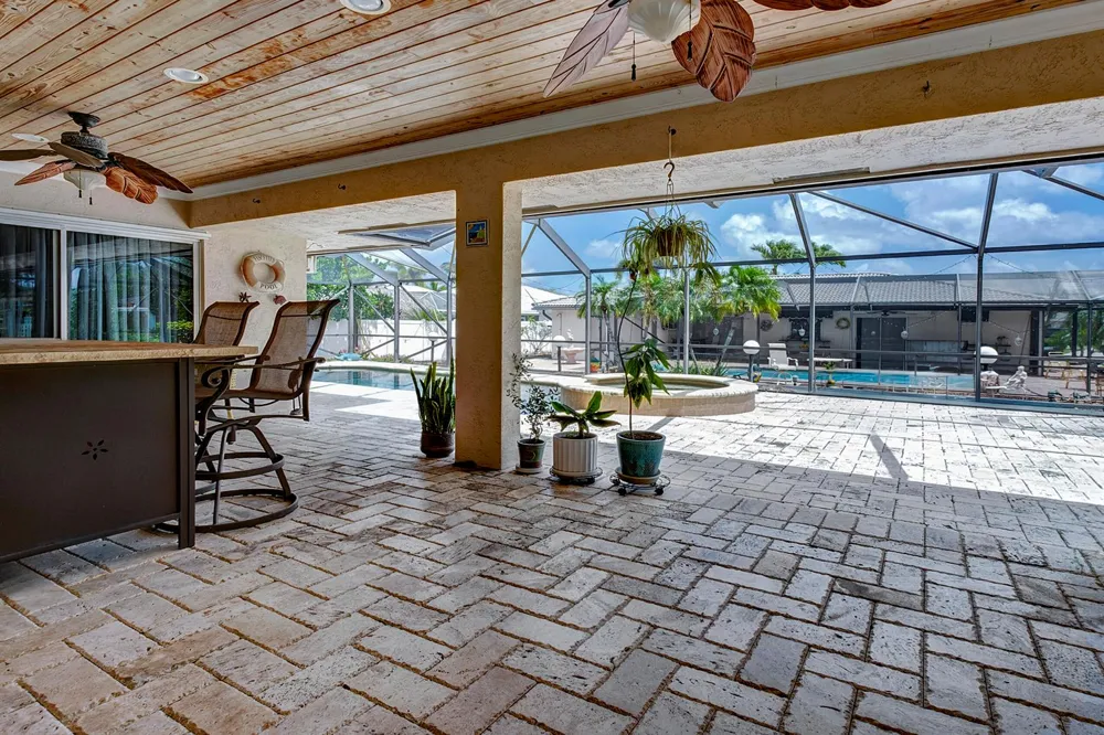 2700 NE 4th Way Boca Raton, FL 33431