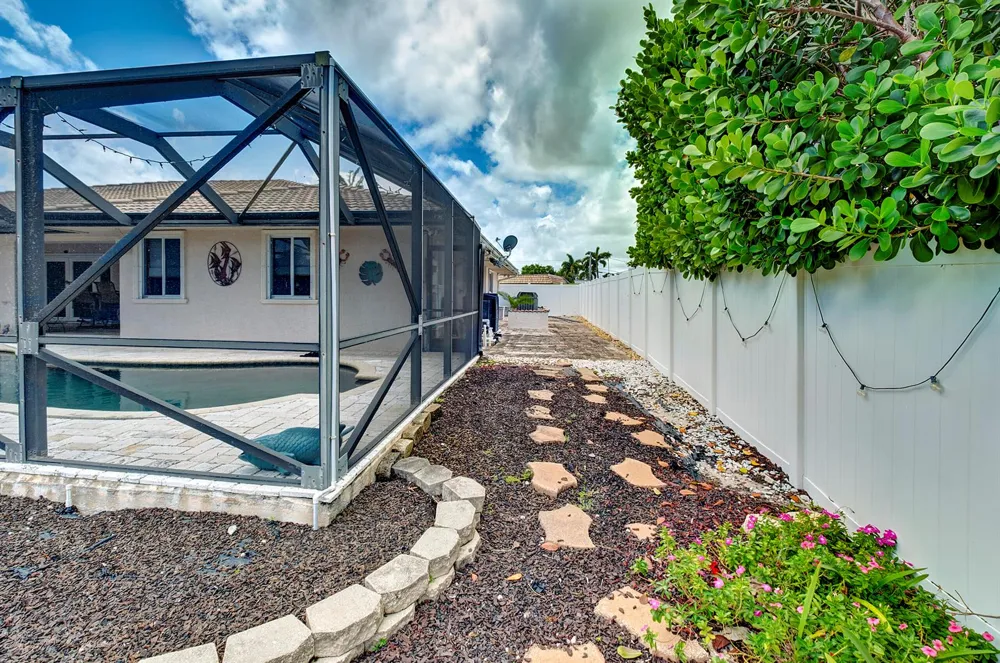 2700 NE 4th Way Boca Raton, FL 33431