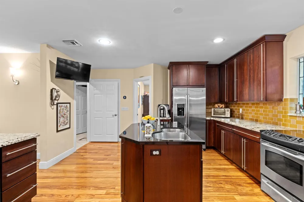 2700 NE 4th Way Boca Raton, FL 33431