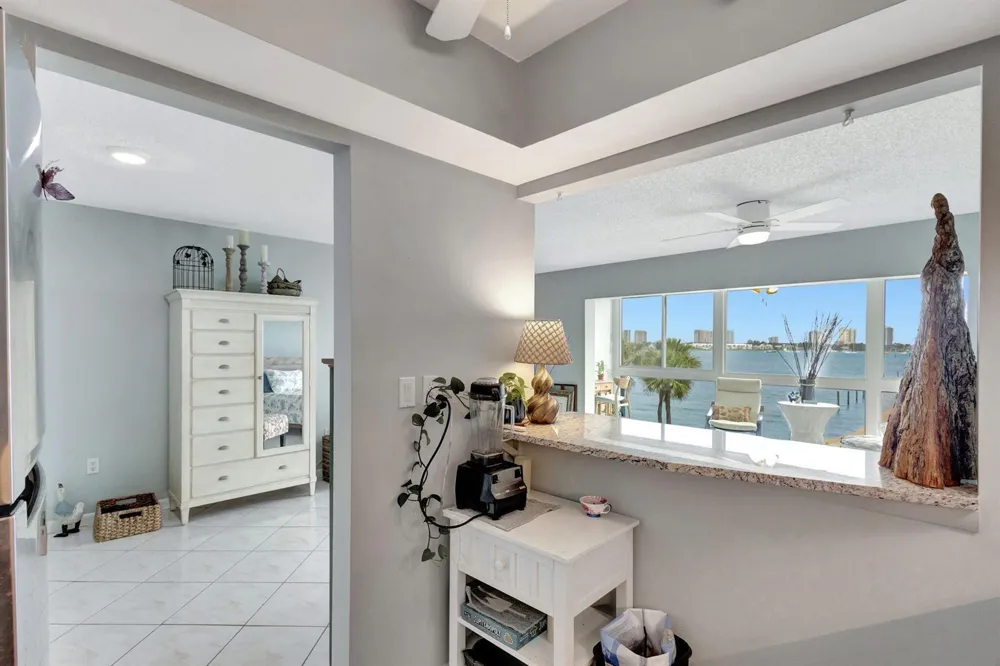 2936 Lake Shore Drive #309 Riviera Beach, FL 33404