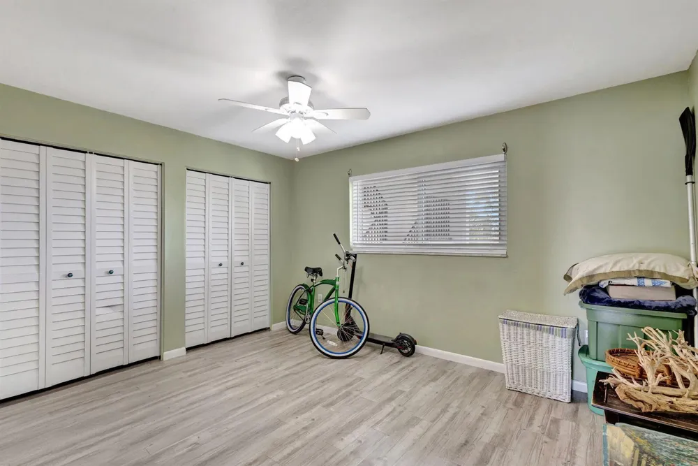 2936 Lake Shore Drive #309 Riviera Beach, FL 33404