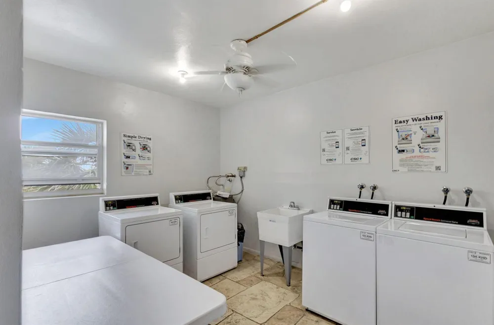 2936 Lake Shore Drive #309 Riviera Beach, FL 33404