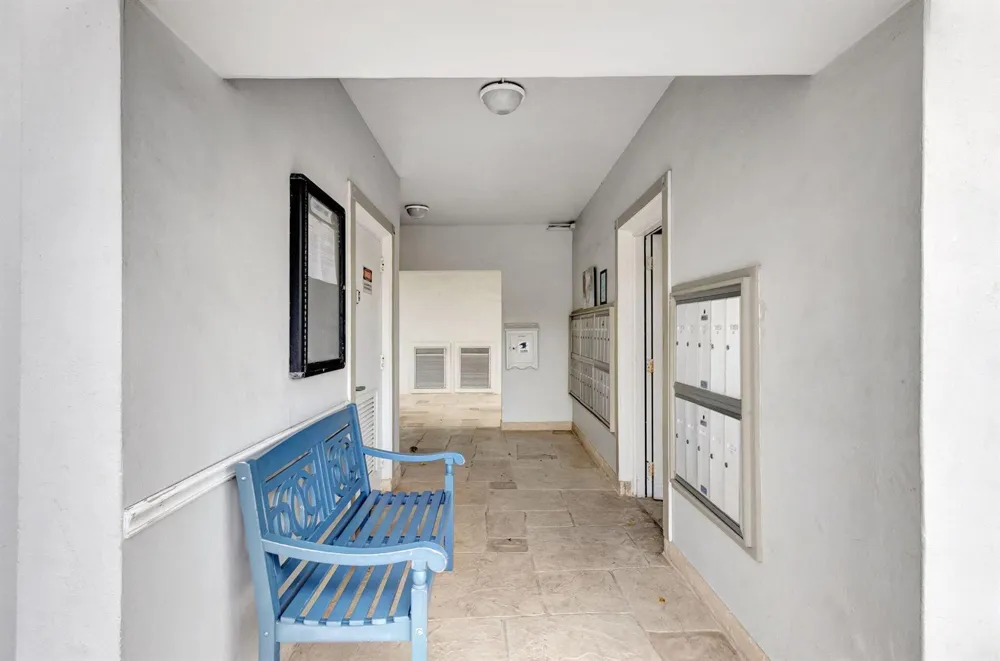 2936 Lake Shore Drive #309 Riviera Beach, FL 33404