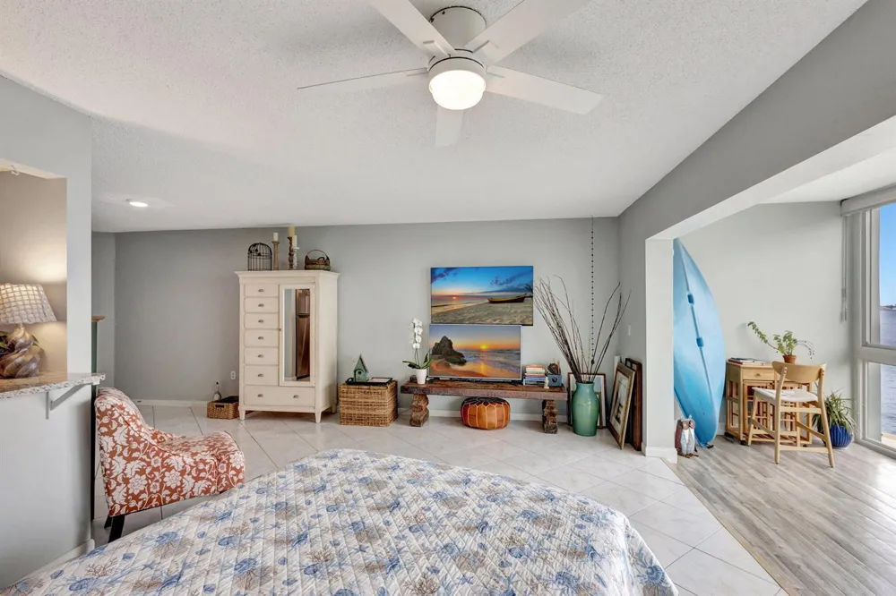 2936 Lake Shore Drive #309 Riviera Beach, FL 33404