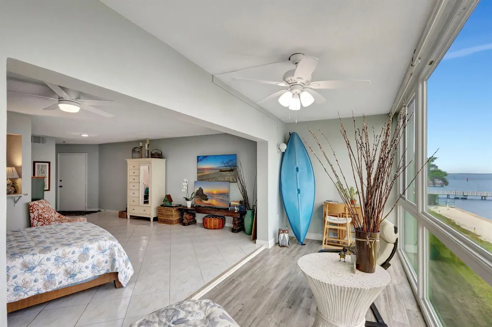 2936 Lake Shore Drive #309 Riviera Beach, FL 33404