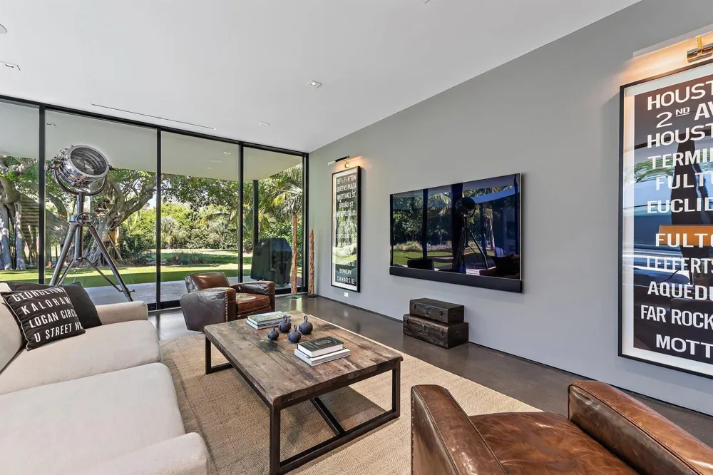 12 Beach Road Jupiter Island, FL 33455