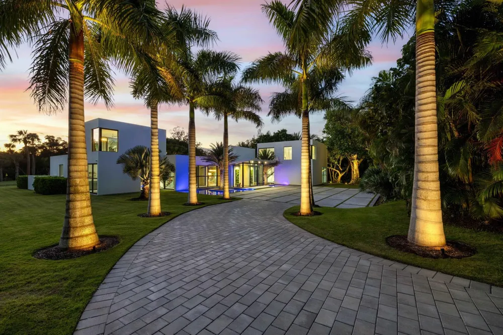 12 Beach Road Jupiter Island, FL 33455