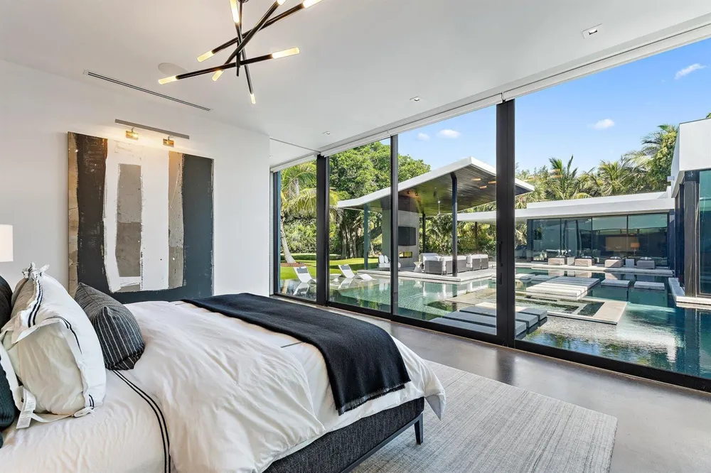 12 Beach Road Jupiter Island, FL 33455