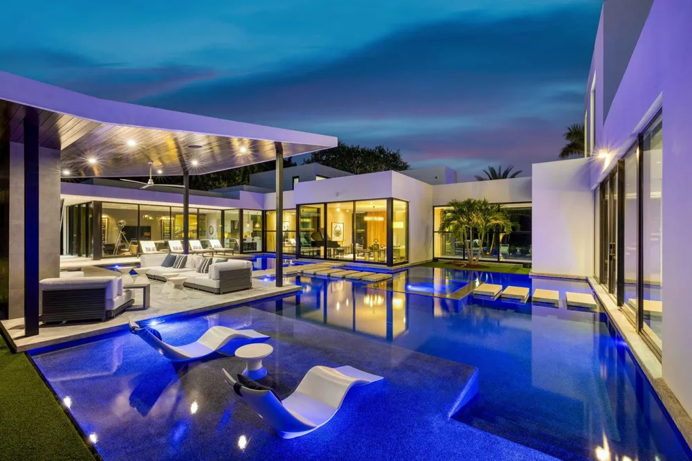 12 Beach Road Jupiter Island, FL 33455