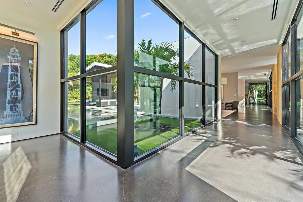 12 Beach Road Jupiter Island, FL 33455