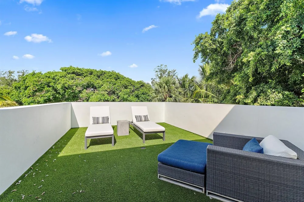 12 Beach Road Jupiter Island, FL 33455