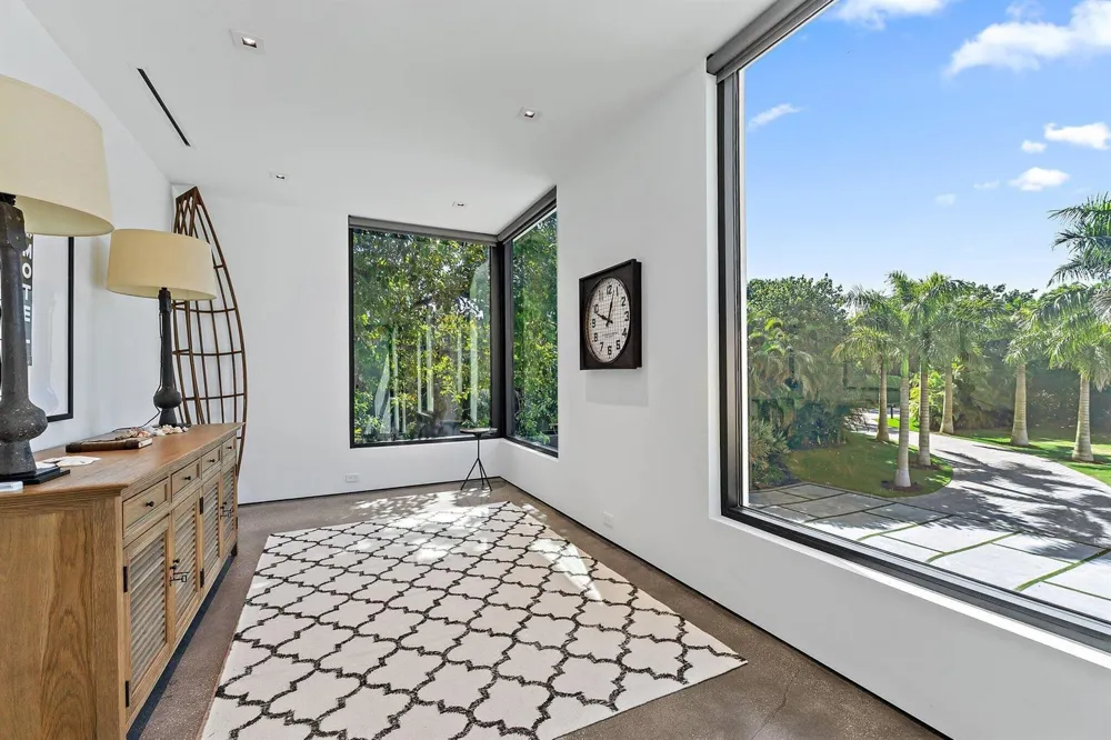 12 Beach Road Jupiter Island, FL 33455