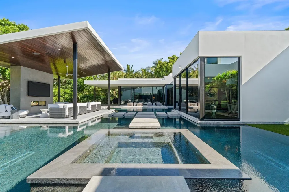 12 Beach Road Jupiter Island, FL 33455