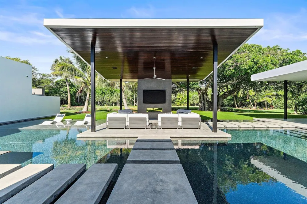 12 Beach Road Jupiter Island, FL 33455
