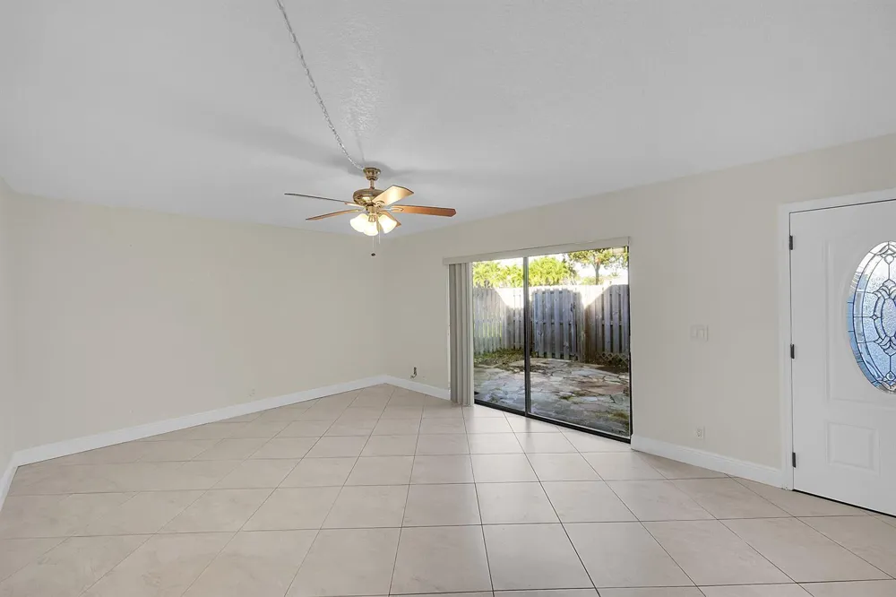 128 Lake Arbor Drive Palm Springs, FL 33461