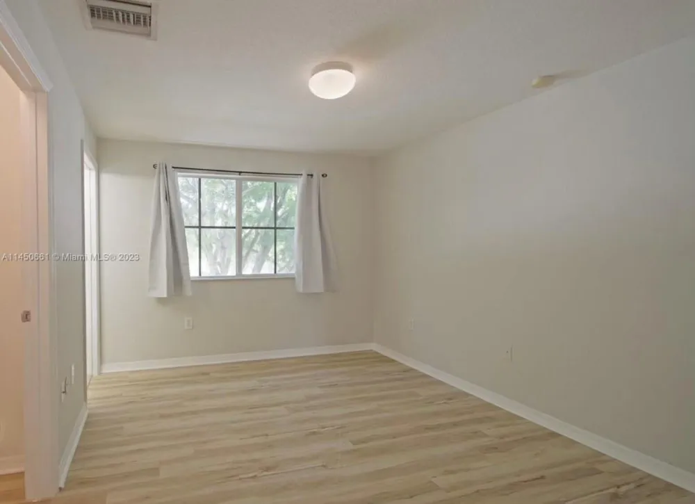 6030 SW 19th Place North Lauderdale, FL 33068