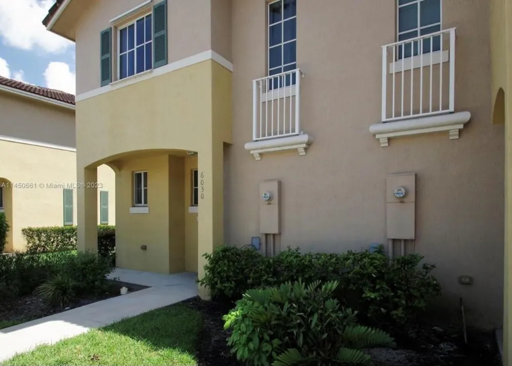 6030 SW 19th Place North Lauderdale, FL 33068