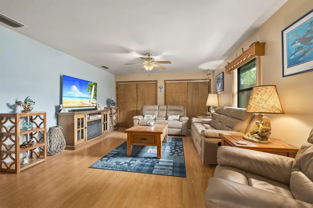 2725 Twin Oaks Trail Fort Pierce, FL 34945