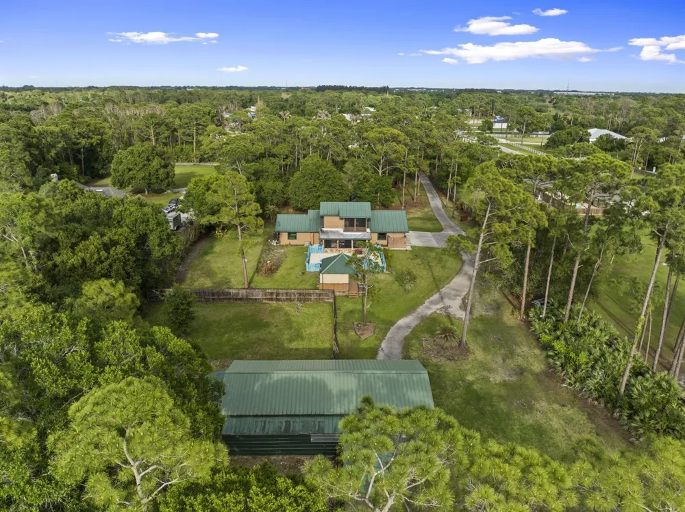 2725 Twin Oaks Trail Fort Pierce, FL 34945