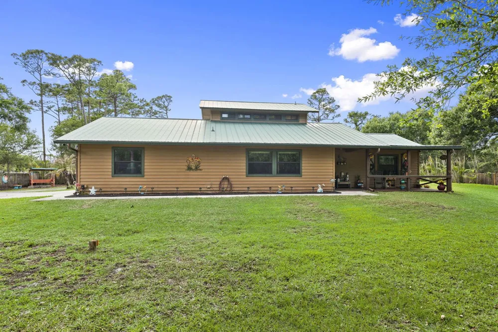 2725 Twin Oaks Trail Fort Pierce, FL 34945