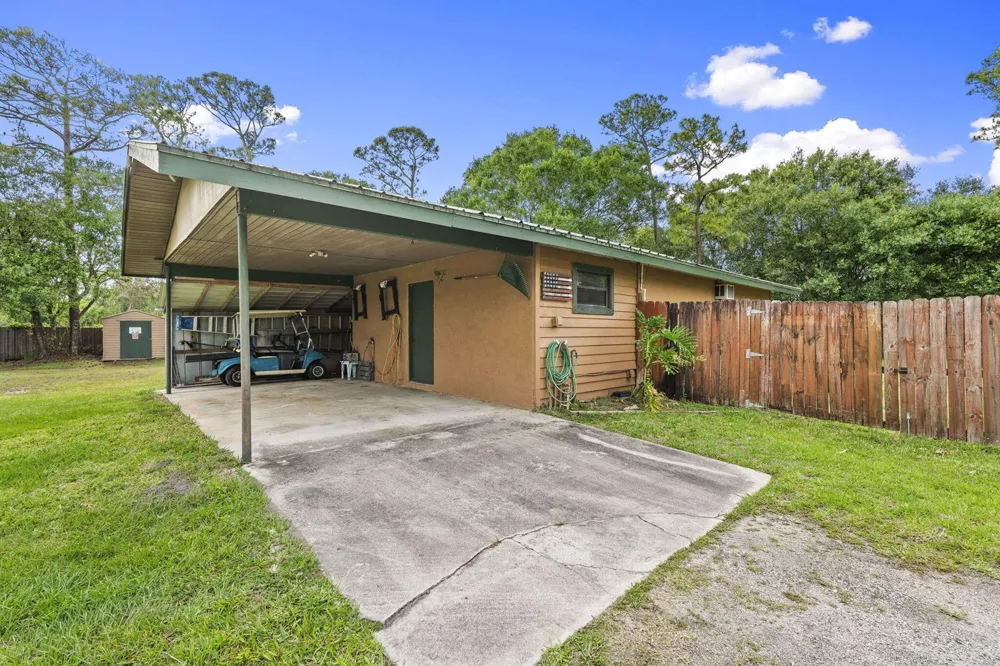 2725 Twin Oaks Trail Fort Pierce, FL 34945