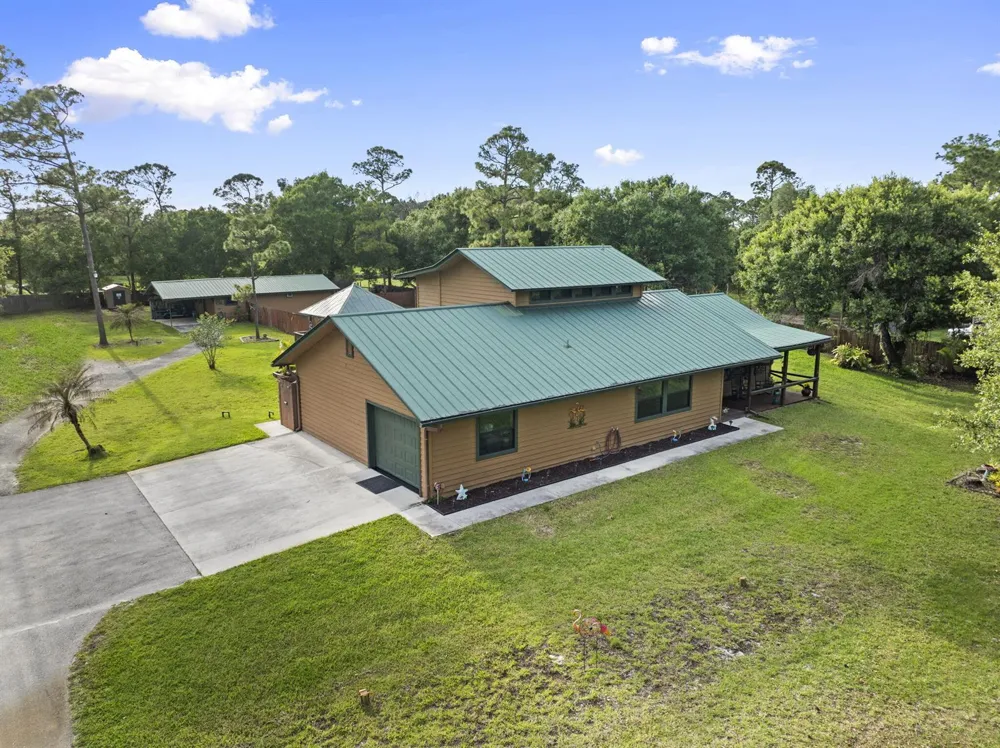 2725 Twin Oaks Trail Fort Pierce, FL 34945
