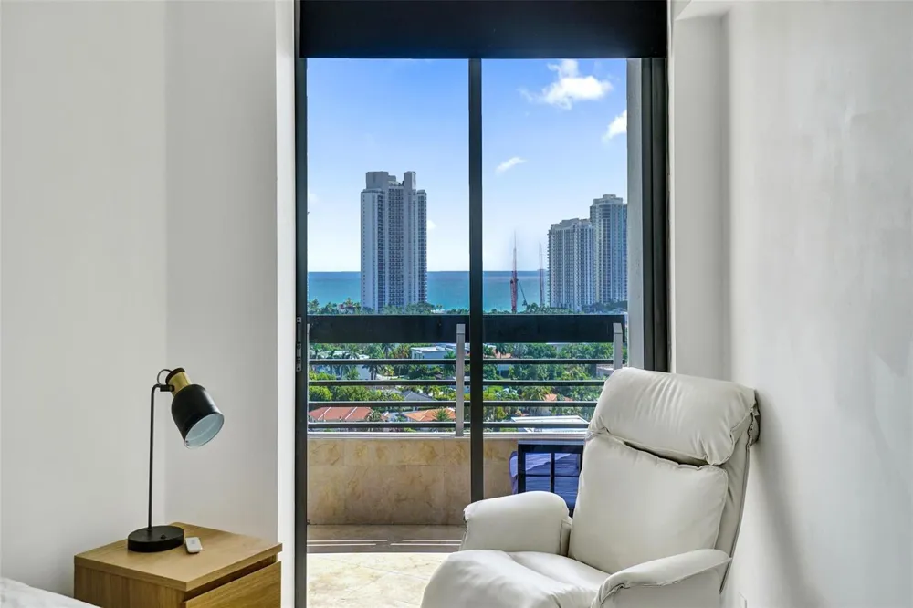 19101 NE 36th Court #1709 Aventura, FL 33180