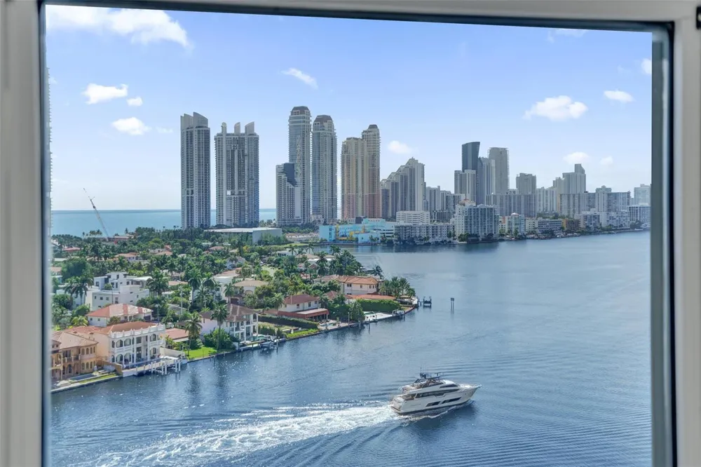 19101 NE 36th Court #1709 Aventura, FL 33180