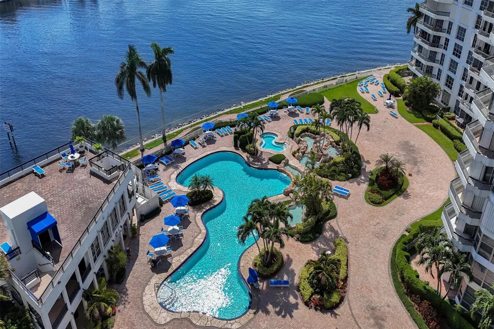 19101 NE 36th Court #1709 Aventura, FL 33180