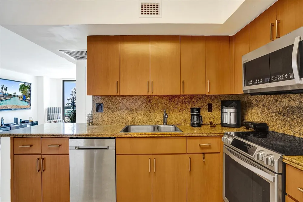 19101 NE 36th Court #1709 Aventura, FL 33180