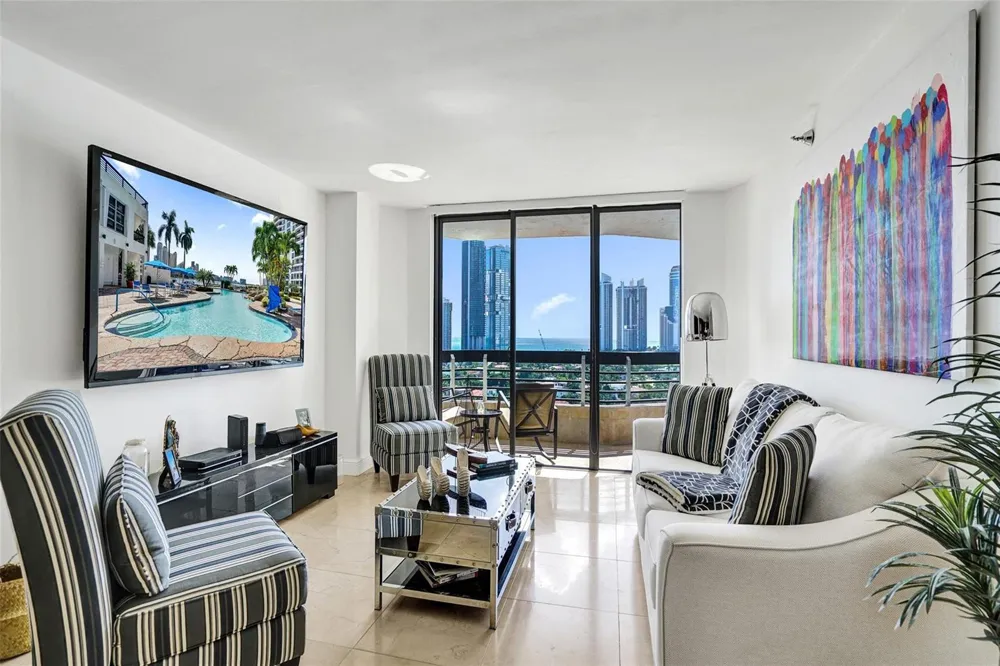 19101 NE 36th Court #1709 Aventura, FL 33180
