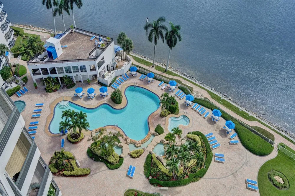 19101 NE 36th Court #1709 Aventura, FL 33180