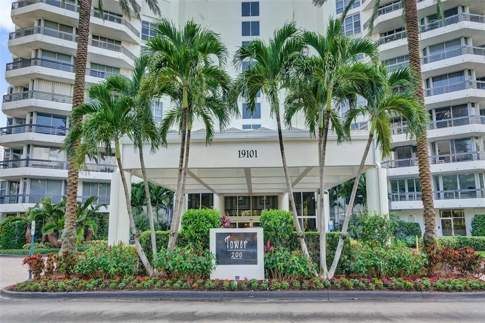 19101 NE 36th Court #1709 Aventura, FL 33180