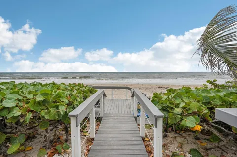 5540 Ocean Boulevard #212