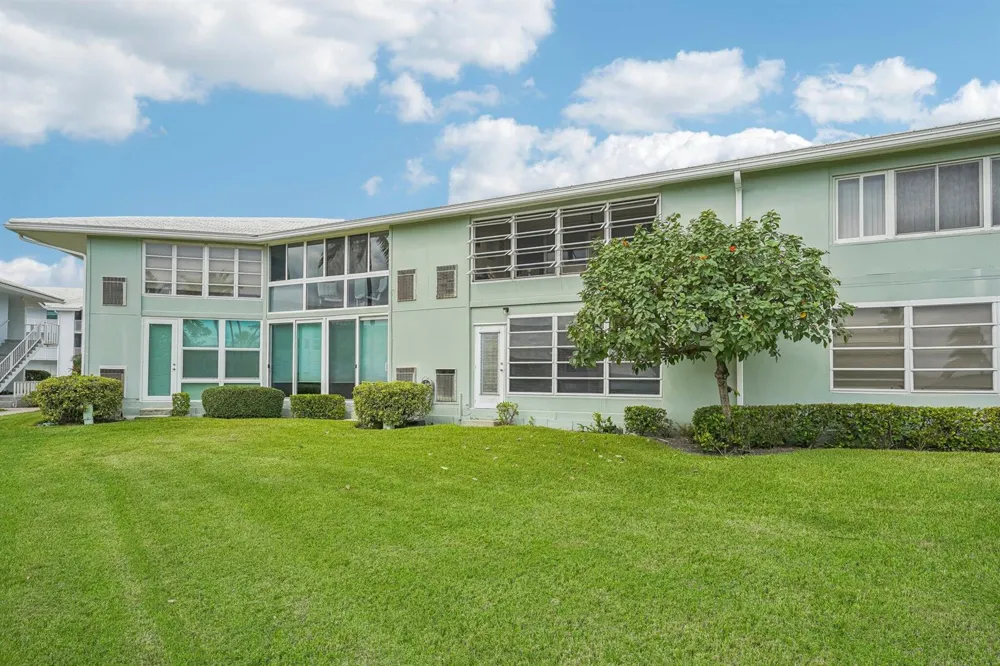5540 Ocean Boulevard #212 Ocean Ridge, FL 33435