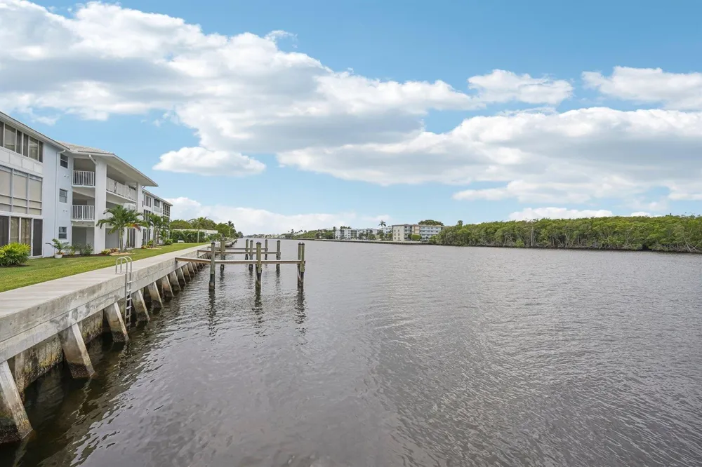 5540 Ocean Boulevard #212 Ocean Ridge, FL 33435