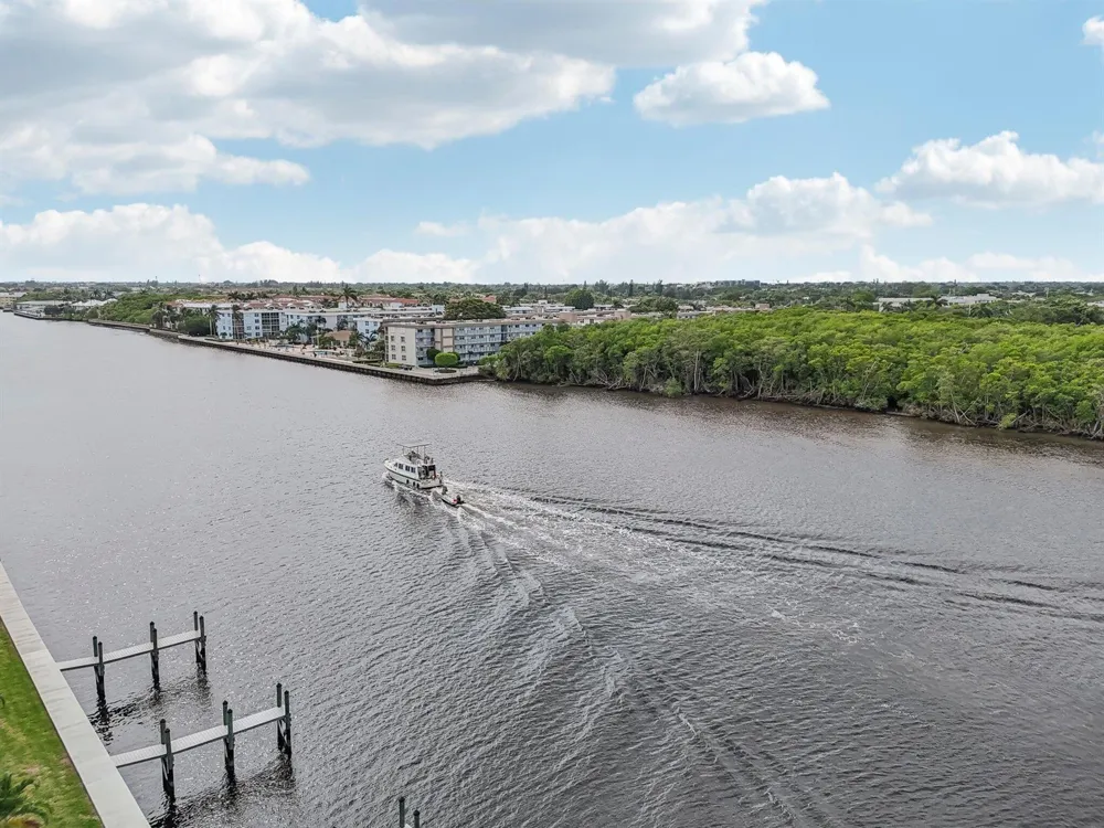 5540 Ocean Boulevard #212 Ocean Ridge, FL 33435