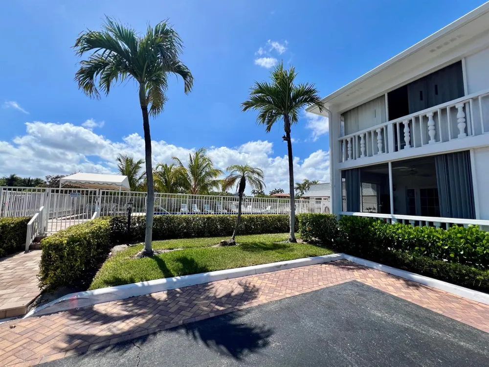 4201 S Ocean Boulevard #M5 South Palm Beach, FL 33480