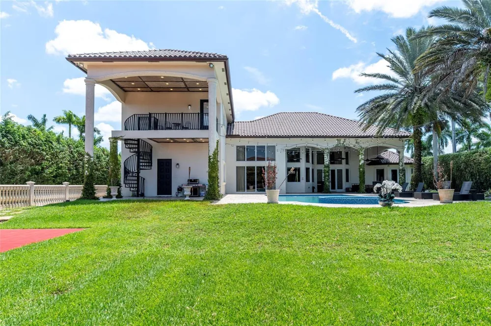1203 NW 121st Avenue Plantation, FL 33323