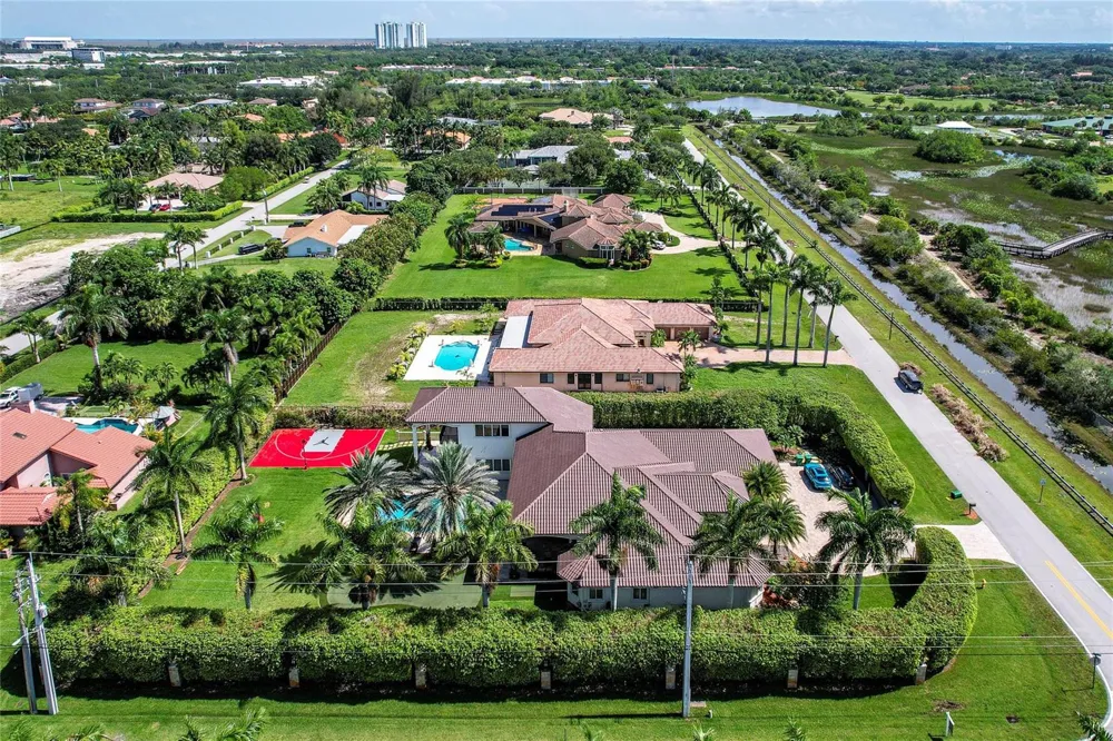 1203 NW 121st Avenue Plantation, FL 33323