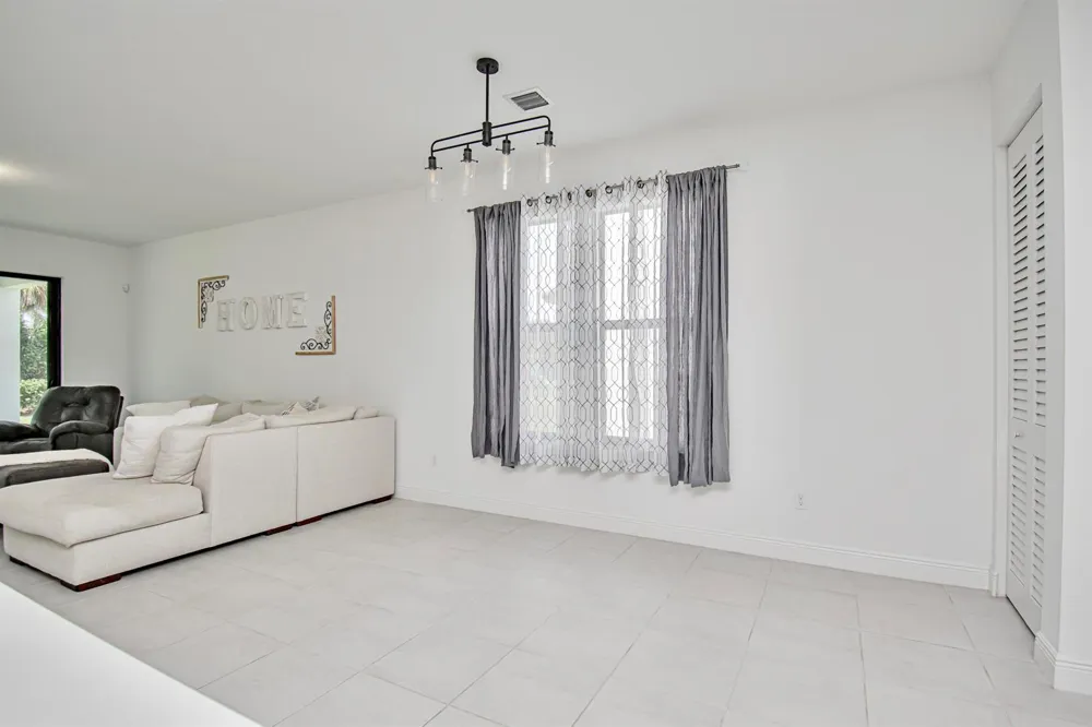 16420 Sandy Shore Drive Loxahatchee, FL 33470