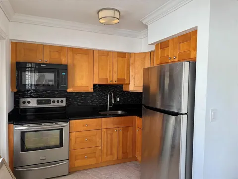 2131 NE 42nd Court #202e