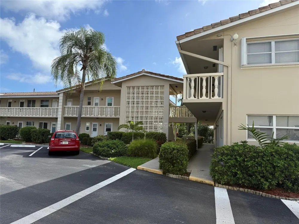 2131 NE 42nd Court #202e Lighthouse Point, FL 33064