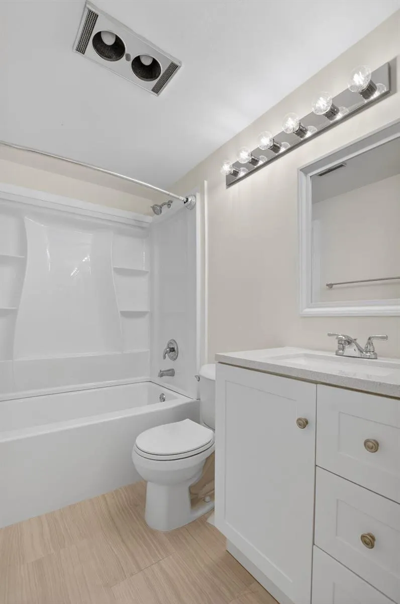 660 Horizon W #107 Boynton Beach, FL 33435